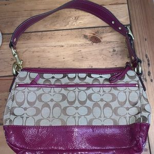 Great condition vintage Coach Shoulder bag!!